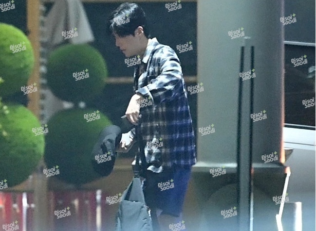 Độc quyền tóm dính Suzy - Kim Seon Ho tại Việt Nam: