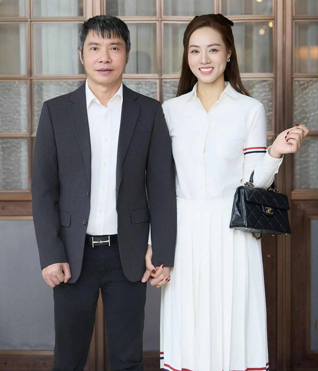 Vợ NSND Công Lý chia sẻ việc bị người bán hàng coi thường, ném đồ...- Ảnh 1.