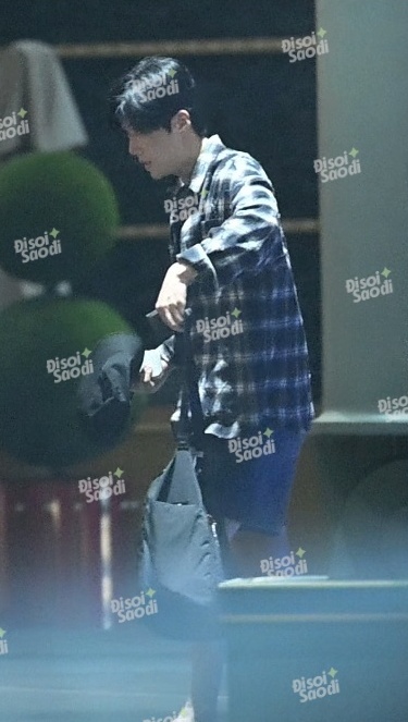 Độc quyền tóm dính Suzy - Kim Seon Ho tại Việt Nam: