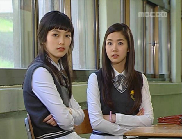 Cặp kiều nữ - chủ tịch chênh nhau 12 tuổi đẹp nhất showbiz khoe visual 2 quý tử: 2 nam thần tương lai là đây!- Ảnh 8.