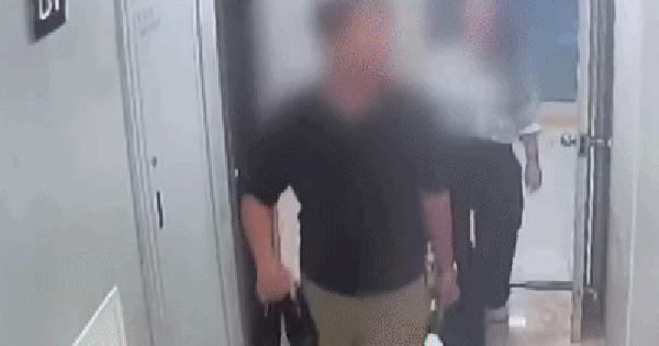 CCTV làm lộ vụ ngoại tình chấn động của nữ ca sĩ, thái độ tranh cãi với chính thất mới sốc av nt 1772595637991488156965 0 0 209 400 crop 17725956633451787724047gifpng