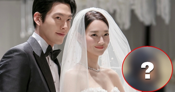 Cách Kim Woo Bin đối xử với cô dâu mới Shin Min Ah av shin 17711450442031236332655 63 0 606 1037 crop 1771145064038849819252jpg