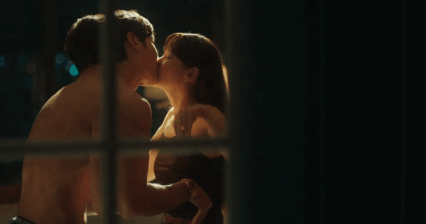 Phim Hàn mới chiếu đã gây sốc với cảnh 18+ căng đét: Nữ chính đẹp thôi rồi, càng xem càng xấu hổ ava 17687318146961072357381 25 0 638 1170 crop 17687318340571803426085gifpng