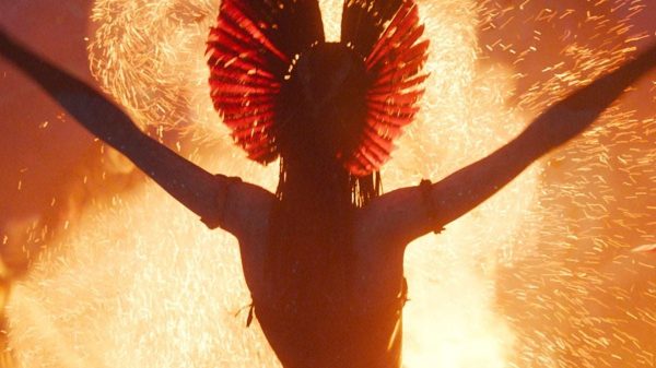 James Cameron Lý Giải Cảnh “Gợi Cảm” Gây Tranh Cãi Trong Avatar: Fire and Ash avatar fish an ash zwiijpg