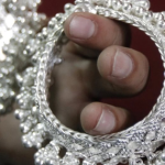 Một tài sản giá tăng 102%, bỏ xa vàng, dự kiến chưa dừng đà tăng: Gây sốt từ giới đầu tư đến nhà sản xuất avatar1765416127082 1765416127570157996792 60 0 683 997 crop 1765416167928893257402png