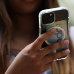 Quốc gia đầu tiên trên thế giới chính thức cấm thanh thiếu niên dùng mạng xã hội avatar1765440861750 1765440862598587665274png