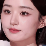 Ơn trời, cuối cùng Triệu Lệ Dĩnh cũng sáng mắt ra? avatar1765467490347 17654674913221185013719 83 0 418 640 crop 17654676190782120176195gifpng