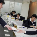 Cho bạn chiến hữu vay 70 triệu đồng, rồi mất liên lạc, 10 năm sau đi huỷ thẻ thì được thông báo: tài khoản có hơn 140 triệu đồng avatar1765514896061 176551489644188183780 36 0 321 456 crop 176551490994984964527png