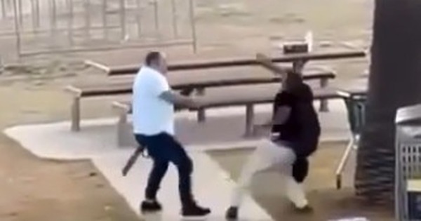 CLIP: Khoảnh khắc người dân tay không tước vũ khí của kẻ xả súng ở Úc avatar1765724038256 17657240387692004915442jpeg