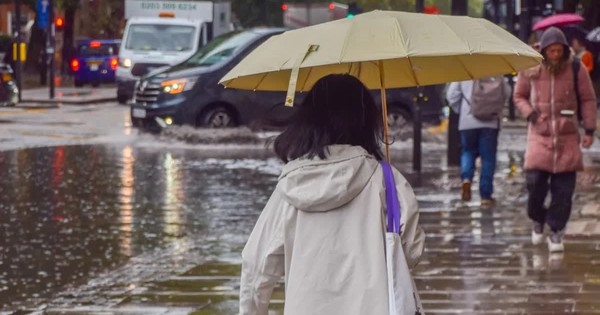 Anh ban hành cảnh báo “nguy hiểm đến tính mạng” do mưa lớn gây lũ lụt avatar1765792255059 1765792256262520733642jpg