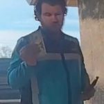 Phát hiện tiền rơi trước cửa nhà, tài xế giao hàng có hành động bất ngờ avatar1765878073362 1765878073698201867118 0 44 315 548 crop 17658780971551011975268jpg