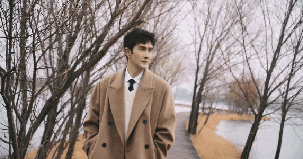 Trượt đại học, mỹ nam cao 1m91 làm shipper trước khi được Dương Mịch cứu vớt avatar1765953799877 17659538003871842051475 9 0 306 568 crop 17659539134771851414788gifpng