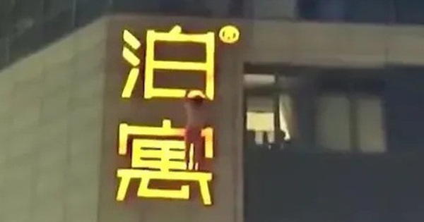 Nghi vấn ngoại tình bị phát hiện, người đàn ông liều mạng treo mình ngoài khách sạn avatar1766136865477 1766136866006711423730 0 22 315 526 crop 1766136922547847933938jpg