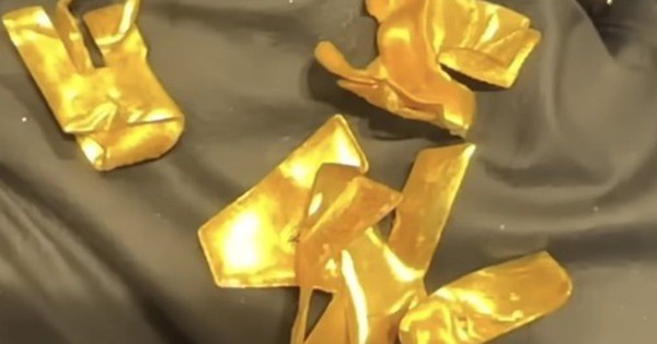 Người phụ nữ mang logo bằng vàng trên máy điều hòa cũ đi bán và cái kết avatar1766308354729 17663083551521396681152 0 24 315 528 crop 17663083732381763974789jpg