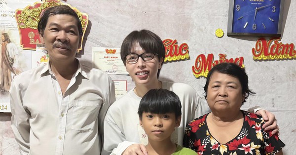 Vụ tài xế công nghệ bị huỷ chuyến vì chạy xe cũ: Đức Phúc đến tận nhà, tiết lộ sự thật gây bất ngờ avatar1766647905198 17666479069181086301130jpg