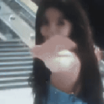 Cô gái khiến 10 triệu người say đắm nay tàn tạ vì ép cân, chỉ mặc vừa quần áo trẻ con 12 tuổi avatar1766655686403 1766655686674318524333png