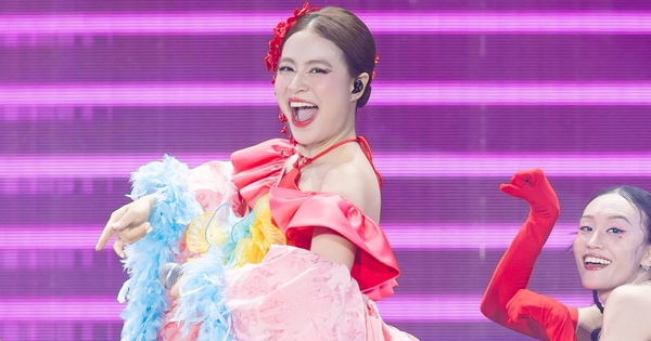 Bắt cận visual Hoàng Thùy Linh qua camera thường, 1 chi tiết trên gương mặt gây chú ý avatar1766888012869 1766888013271807889762 0 0 669 1279 crop 17668881039881512201795jpg