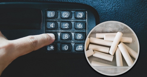 Đọc truyện trinh thám quá nhiều, học sinh dùng bụi phấn để bẻ khóa két sắt điện thoại trong lớp avatar1766994260259 17669942605682107772941jpg