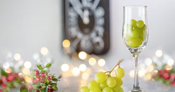 Vì sao ăn 12 quả nho vào đêm giao thừa Tết Dương lịch? avatar1767083531127 1767083531473342521842jpg