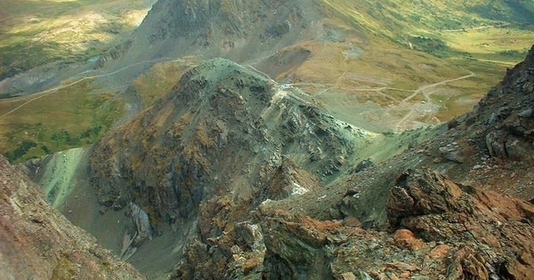 Phát hiện mỏ ngọc bích trải dài 1.300 km tại láng giềng Việt Nam avatar1767173768397 1767173768718244059397jpeg