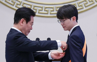 Khán giả soi ra loạt đãi ngộ dành cho Faker nhưng có một nhân vật sẽ phải chịu áp lực cực lớn avatar1767371070883 17673710712961118981206png