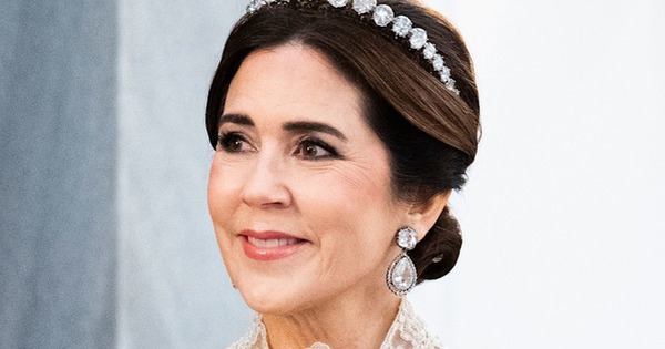 Vương hậu Mary khởi đầu 2026: Diện lại vương miện chế từ thắt lưng cổ, thần thái tuổi 53 khiến ai cũng phải xuýt xoa avatar1767445020075 1767445020702363832285 0 89 503 894 crop 1767445041222428410598jpg