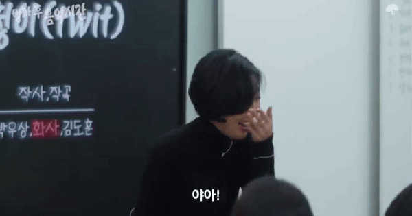 "Nữ hoàng gợi cảm" sững sờ, điếng người khi bị hỏi thẳng mối quan hệ với rapper đã có vợ avatar1767452739095 1767452740572977117272 9 0 360 670 crop 17674527997431780318580gifpng