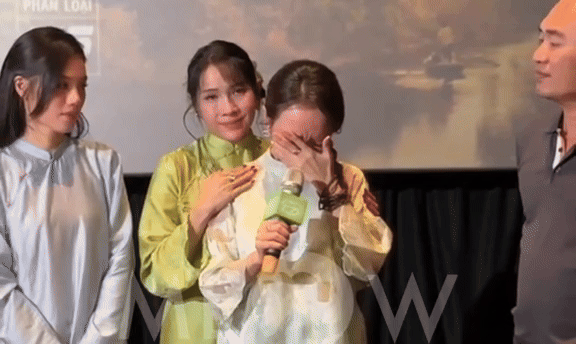 Clip: Thu Trang bật khóc nức nở trước hàng trăm người, nghe lý do ai cũng thương- Ảnh 1.
