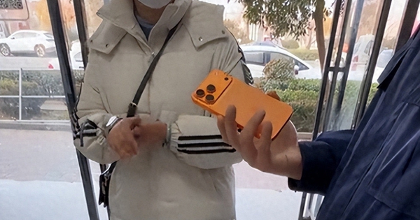 Mua iPhone 17 Pro Max giá 10 triệu, người phụ nữ tố chủ cửa hàng gian lận: Bàn tay của anh là bằng chứng avatar1767802100355 17678021009331140828758jpeg