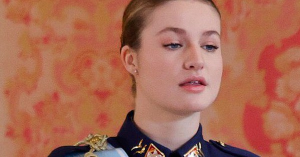 "Visual soái tỷ" đỉnh cao gây sốt của Công chúa Leonor trong bộ quân phục Không quân avatar1767858551870 1767858552465418413516 0 46 315 550 crop 17678585660041180889586jpg