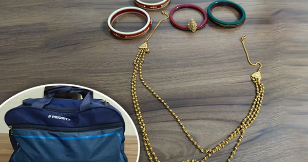 Phát hiện chiếc túi chứa 45 lượng vàng, nữ lao công đem nộp cho cảnh sát avatar1768208556019 17682085566491423271817jpg