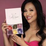 Từ 1 triệu đồng trong túi đến gần 230 tỷ đồng doanh thu: Người phụ nữ gốc Việt vô gia cư đổi đời nhờ món quà vặt tuổi thơ avatar1768210084559 17682100848941284439046jpg