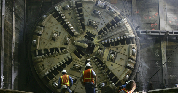 Trung Quốc tạo kỳ tích gây sốc: Máy đào hầm dài 145 mét, nặng 5.000 tấn bất ngờ mắc kẹt dưới đáy sông, được ‘giải cứu’ thành công bằng cách không ai ngờ avatar1768222174508 17682221749911523230603png