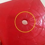 Vì sao trên mặt ghế nhựa lại thường có một lỗ tròn? Không đơn giản như nhiều người nghĩ avatar1768460415447 1768460415793659704738 69 0 506 700 crop 17684604275861123493907jpg