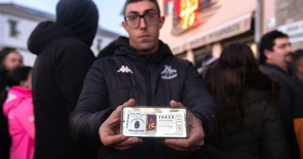 Cả làng mua vé số chung, trúng độc đắc 1.000 tỷ đồng, chưa kịp vui đã hóa "thù địch" avatar1768462212336 17684622126342054555660png