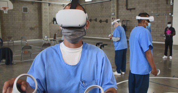 Đeo kính thực tế ảo sau song sắt, tù nhân Mỹ học cách trở lại đời sống tự do trong thế giới đã đổi thay avatar1768548062997 1768548063323101661349jpg