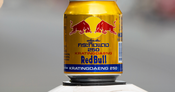 Từ cơn buồn ngủ của một doanh nhân đến đế chế tỉ đô: Sự thật ít biết về nguồn gốc “hàng Thái” của Red Bull avatar1768732514417 1768732514772218289519 0 30 562 929 crop 17687325467581909460229png