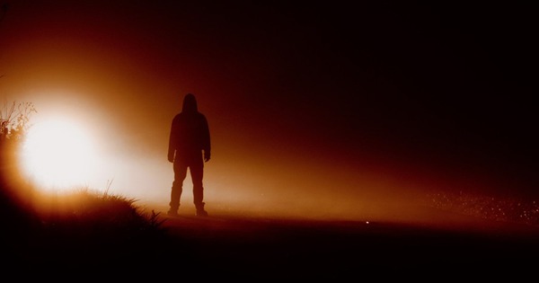 Từ triệu phú công nghệ thành kẻ trắng tay: Bi kịch người đàn ông lang thang sa mạc tìm người ngoài hành tinh vì tin lời AI của Meta avatar1768816227172 17688162276261536179075jpg