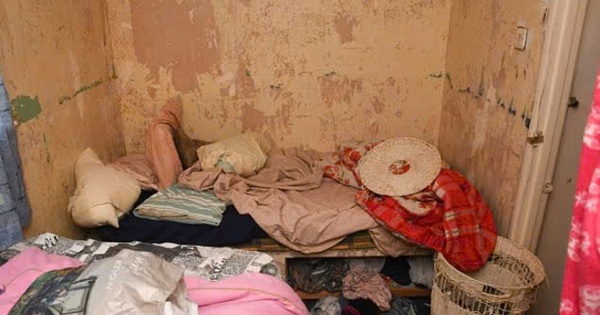 Người phụ nữ bị nhốt như nô lệ 25 năm trong căn phòng bẩn thỉu, manh mối giải cứu chính là mẩu giấy avatar1769072536099 17690725364961532084652jpg