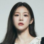 Ngắm trọn visual không góc chết của gương mặt "tỷ lệ kim cương" khiến 13 quốc gia mê mẩn trên Netflix avatar1769074678907 17690746793051226226105 0 0 476 908 crop 1769074812221357032822jpg