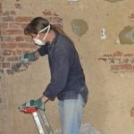 Cải tạo nhà, cặp vợ chồng phát hiện ra "kho báu" ẩn giấu trong tường avatar1769503521787 1769503522122909407749 0 46 315 550 crop 17695035347721057756847jpg