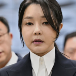 Cựu đệ nhất phu nhân Hàn Quốc nhận mức án bất ngờ avatar1769586129624 17695861305231748387666 0 45 315 549 crop 176958615170276990747png
