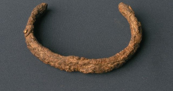 Phát hiện kim loại lạ đến từ bên ngoài hành tinh bên trong kho báu 3.000 năm tuổi avatar1769590170403 17695901707171389765437jpg