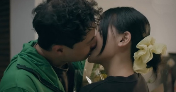 Phát ngượng với phim Việt giờ vàng nhiều cảnh hôn nhất trên đời, nam chính đẹp thôi rồi luôn đấy avatar1769739601435 17697396024441812073382jpg