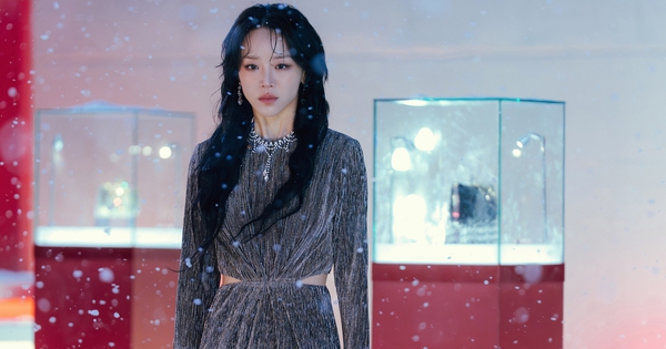 Lần đầu thấy 1 mỹ nhân nghèo mà tài phiệt 3 đời cũng chả sang bằng, đẹp vừa thôi chứ avatar1770254145541 17702541459671236381799 0 0 1047 1999 crop 17702541719771065908283jpg