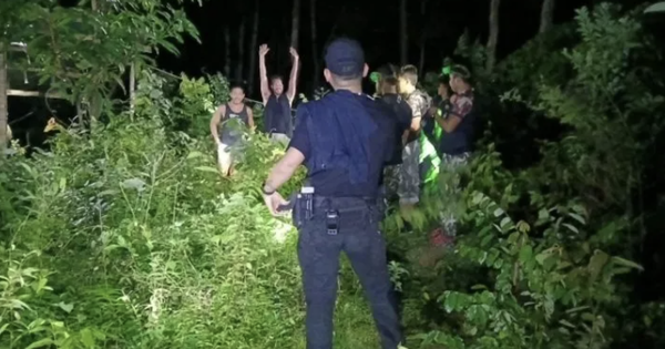 2 du khách được lực lượng cứu hộ giải cứu sau khi đi lạc trong rừng giữa trời mưa lớn avatar1770280969258 17702809697581370223643png