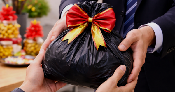 Nhân viên “đứng hình” vì quà thưởng Tết lạ đời của công ty công nghệ avatar1770353322946 1770353323470414110665png