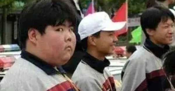 Cuộc đời buồn hiện tại của cậu bé “thánh meme” nổi tiếng Trung Quốc avatar1770362488699 17703624892921216882627 0 0 450 720 crop 17703625076711609881046png