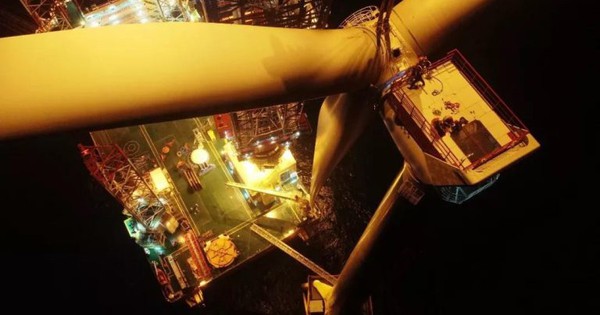 Chiêm ngưỡng "tàu quái vật sức nâng 2.000 tấn" lắp đặt tuabin gió lớn nhất hành tinh avatar1770628727682 17706287286011050784654jpg