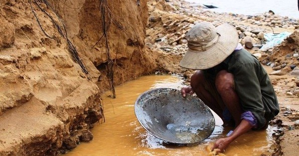 Phát hiện hàng loạt người bỏ công bỏ việc, đổ xô đi đào vàng mong đổi đời sau 1 đêm: Có người từng đào được 72kg avatar1770713024420 17707130250111060698109jpg